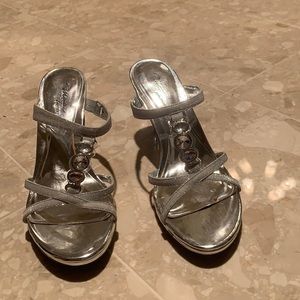 Brand new Mootsies Tootsies Heals